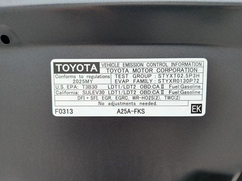 Certified 2025 Toyota RAV4 LE FWD image 25