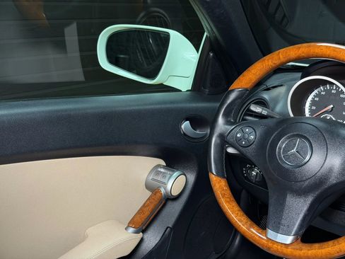 Used 2010 Mercedes-Benz SLK 300 image 18