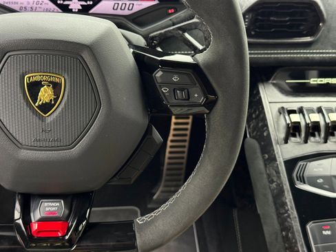 Used 2018 Lamborghini Huracan Performante image 30
