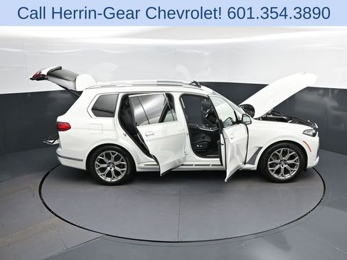 Used 2021 BMW X7 xDrive40i w/ Parking Assistance Package AWD/4WD image 51