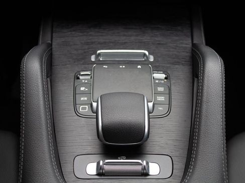 Used 2025 Mercedes-Benz GLS 450 4MATIC image 19