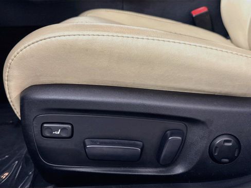 Used 2013 Toyota Avalon Limited FWD image 30