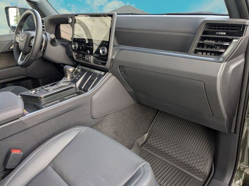 Used 2026 Lexus GX 550 w/ Accessory Package (2T) image 23