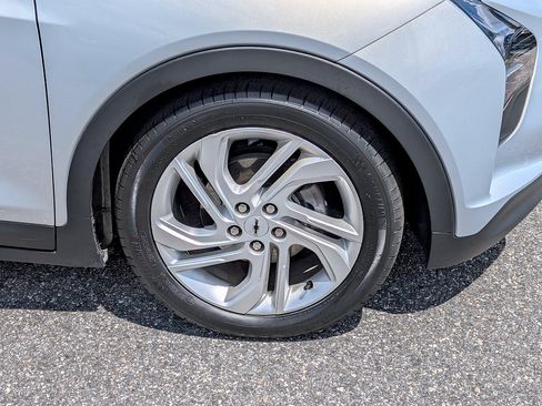Certified 2023 Chevrolet Bolt LT w/ Driver Confidence Package FWD image 10