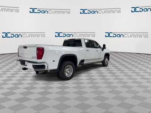 Used 2024 Chevrolet Silverado 3500 High Country w/ High Country Premium Package AWD/4WD image 8