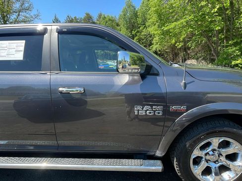 Used 2016 RAM 1500 Laramie w/ Convenience Group AWD/4WD image 11