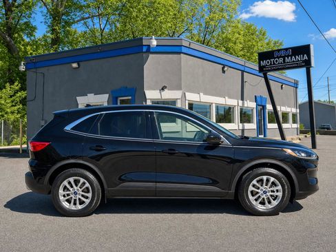 Used 2020 Ford Escape SE FWD image 2