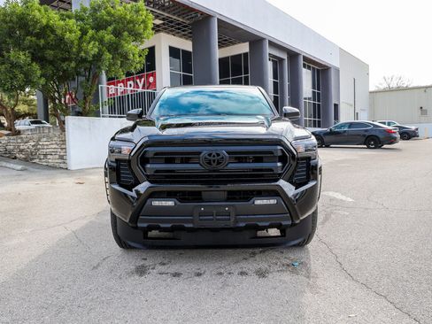 Used 2025 Toyota Tacoma SR5 image 3