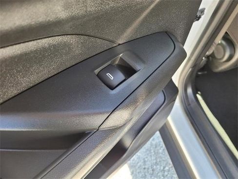 Certified 2025 Chevrolet Trax LS image 22