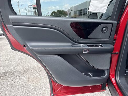 New 2026 Lincoln Aviator AWD image 13