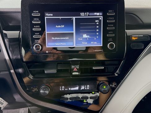 Used 2022 Toyota Camry LE FWD image 18