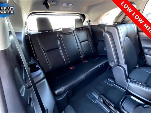 Used 2023 Toyota Highlander Limited image 35