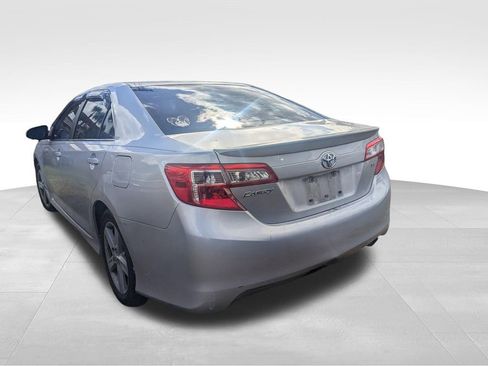 Used 2012 Toyota Camry SE image 5