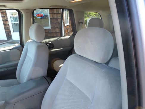 Used 2008 Chevrolet TrailBlazer LT w/ Sun And Sound Package AWD/4WD image 23