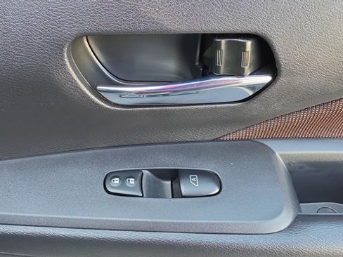 Used 2024 Nissan Kicks SR FWD image 16