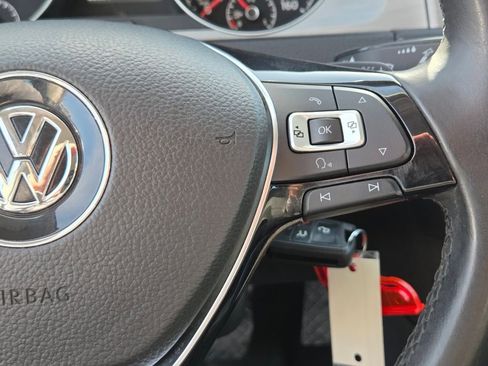 Used 2015 Volkswagen Golf S FWD image 26