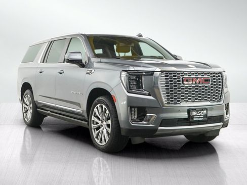 Used 2022 GMC Yukon XL Denali AWD/4WD image 7