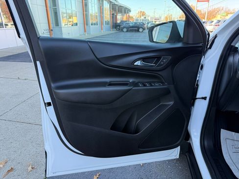 Used 2020 Chevrolet Equinox LT image 34