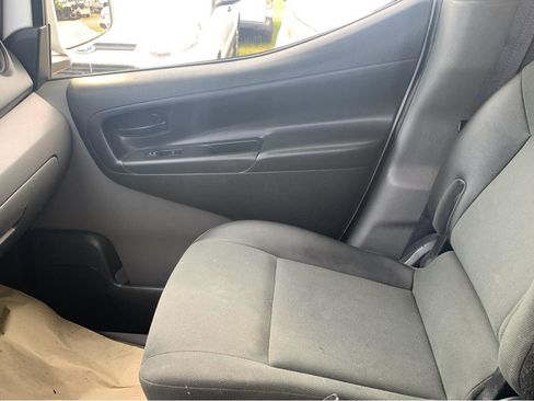 Used 2015 Nissan NV200 SV w/ Technology Package FWD image 13