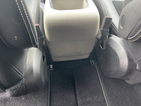 Used 2015 Dodge Grand Caravan SXT image 19