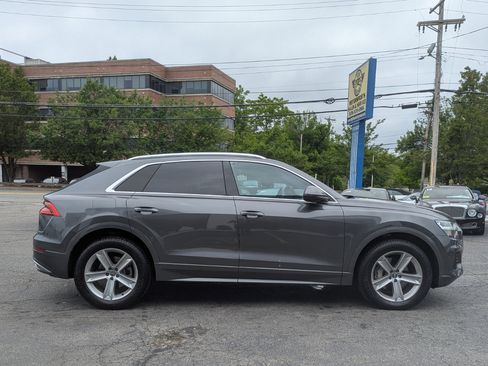 Used 2019 Audi Q8 Premium image 6
