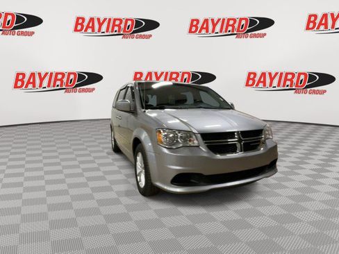 Used 2014 Dodge Grand Caravan SXT image 3