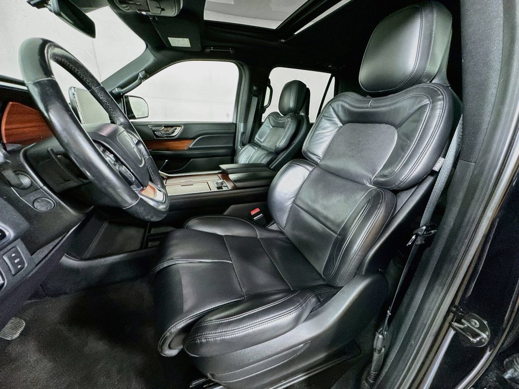 Used 2021 Lincoln Navigator L Reserve AWD/4WD image 26