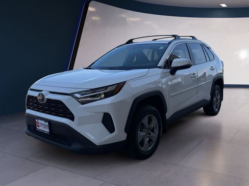 Used 2024 Toyota RAV4 XLE w/ Convenience Package FWD image 1