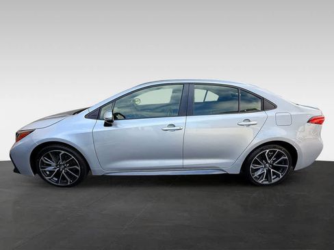 Used 2022 Toyota Corolla SE FWD image 3