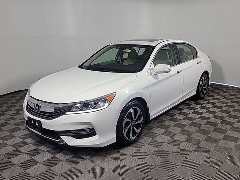 Certified 2017 Honda Accord EX image 11