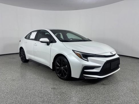 Used 2023 Toyota Corolla SE FWD image 9