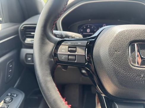 Used 2025 Honda Pilot Black Edition image 19