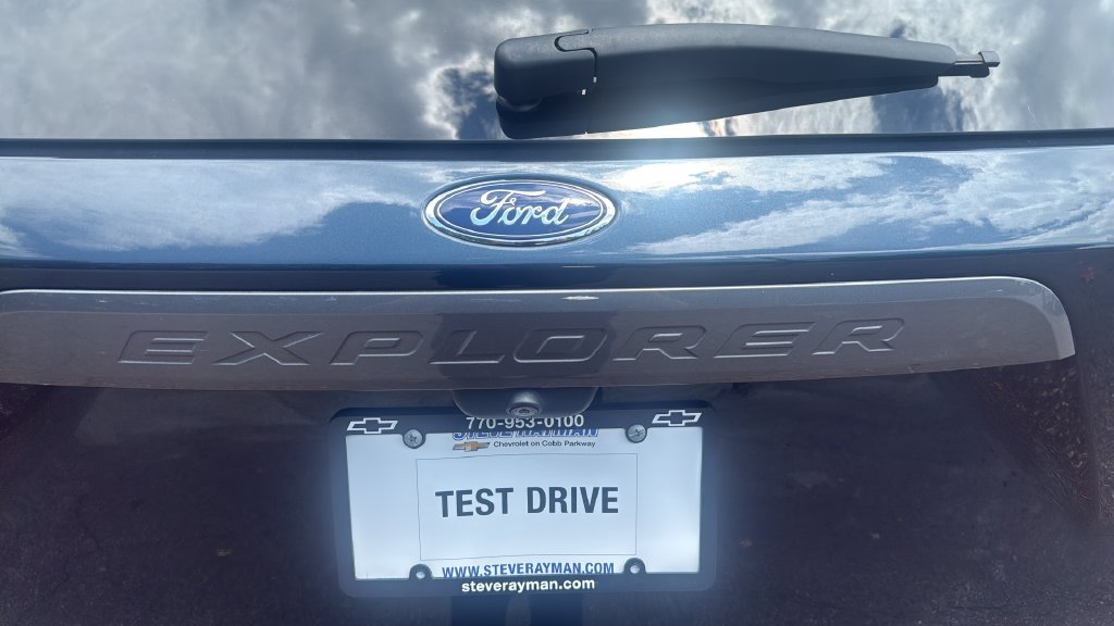 Used 2023 Ford Explorer XLT w/ Equipment Group 202A RWD image 29