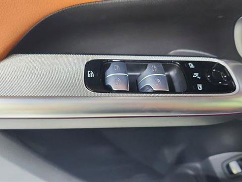 Used 2025 Mercedes-Benz GLC 300 image 20