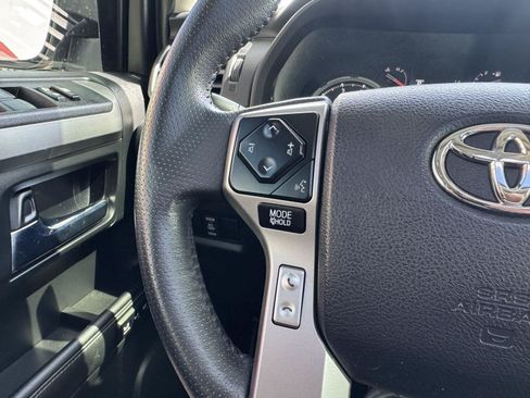 Used 2021 Toyota 4Runner Limited AWD/4WD image 19