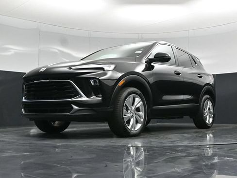 Used 2025 Buick Encore GX Preferred AWD/4WD image 54