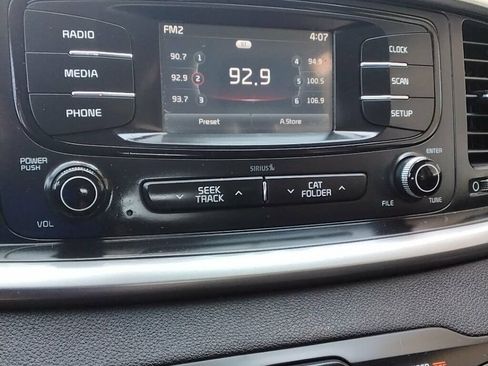Used 2017 Kia Sorento FWD image 15