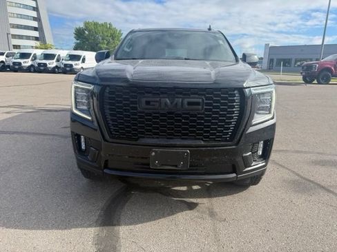 Used 2023 GMC Yukon SLT AWD/4WD image 5