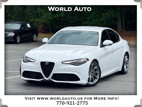 Used 2023 Alfa Romeo Giulia Sprint RWD image 1