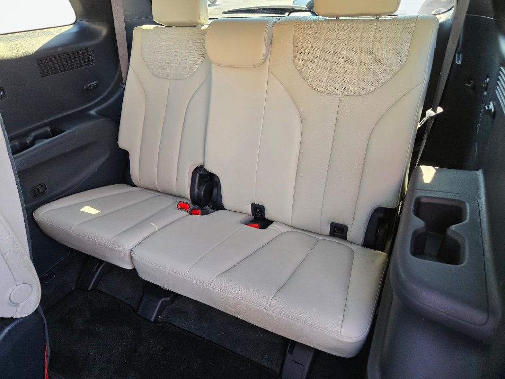 Used 2024 Hyundai Palisade Limited FWD image 19