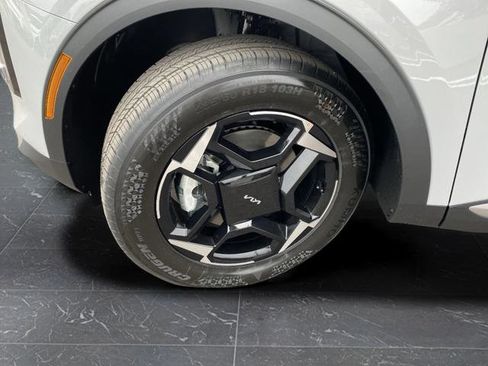 New 2026 Kia Sportage EX image 40