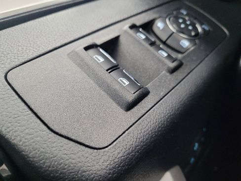 Used 2018 Ford F150 Platinum w/ Equipment Group 701A Luxury image 27