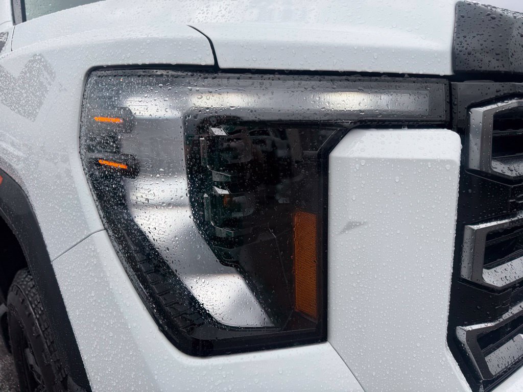Used 2025 GMC Sierra 2500 AT4 w/ AT4 Premium Plus Package AWD/4WD image 6