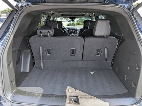 Certified 2023 Chevrolet Traverse LT w/ LT Premium Package AWD/4WD image 12