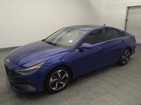 Used 2023 Hyundai Elantra Limited image 2