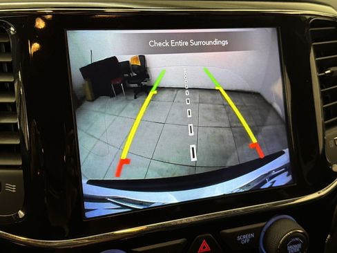 Used 2020 Jeep Grand Cherokee Altitude RWD image 20