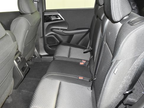 Used 2024 Mitsubishi Outlander ES image 48