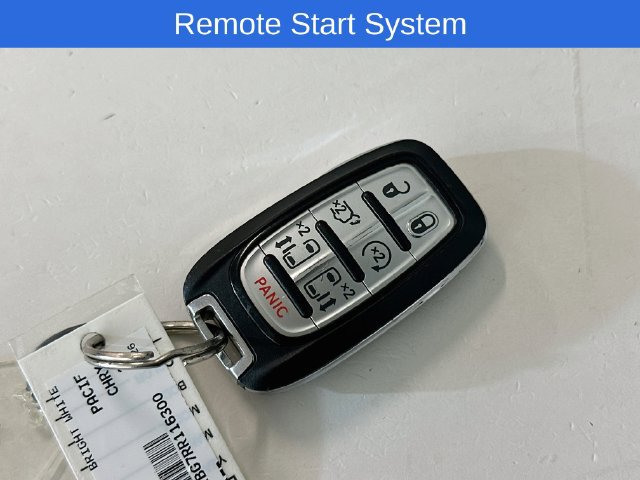 Used 2024 Chrysler Pacifica Touring-L FWD image 33