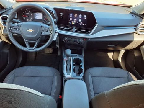Used 2024 Chevrolet Trax LS FWD image 9