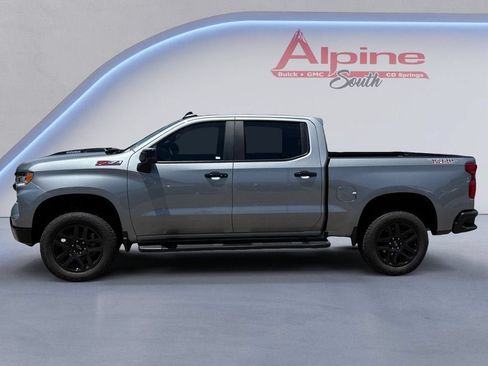 Used 2025 Chevrolet Silverado 1500 LT Trail Boss w/ Convenience Package II AWD/4WD image 2